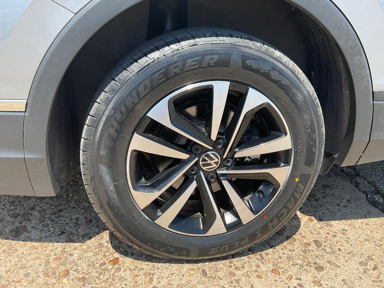 Volkswagen Tiguan S 2024