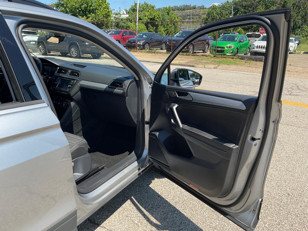 Volkswagen Tiguan S 2024