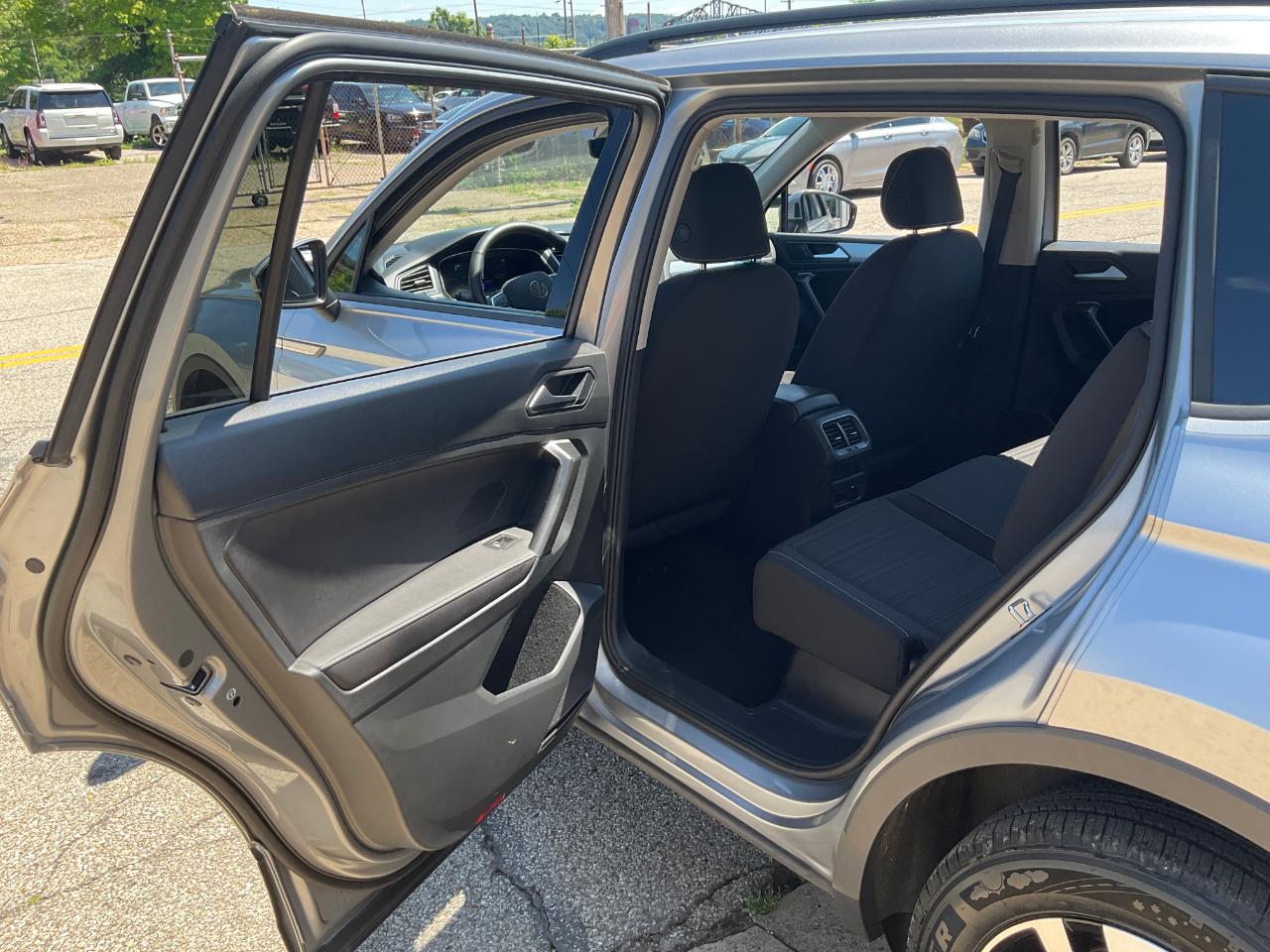 Volkswagen Tiguan S 2024