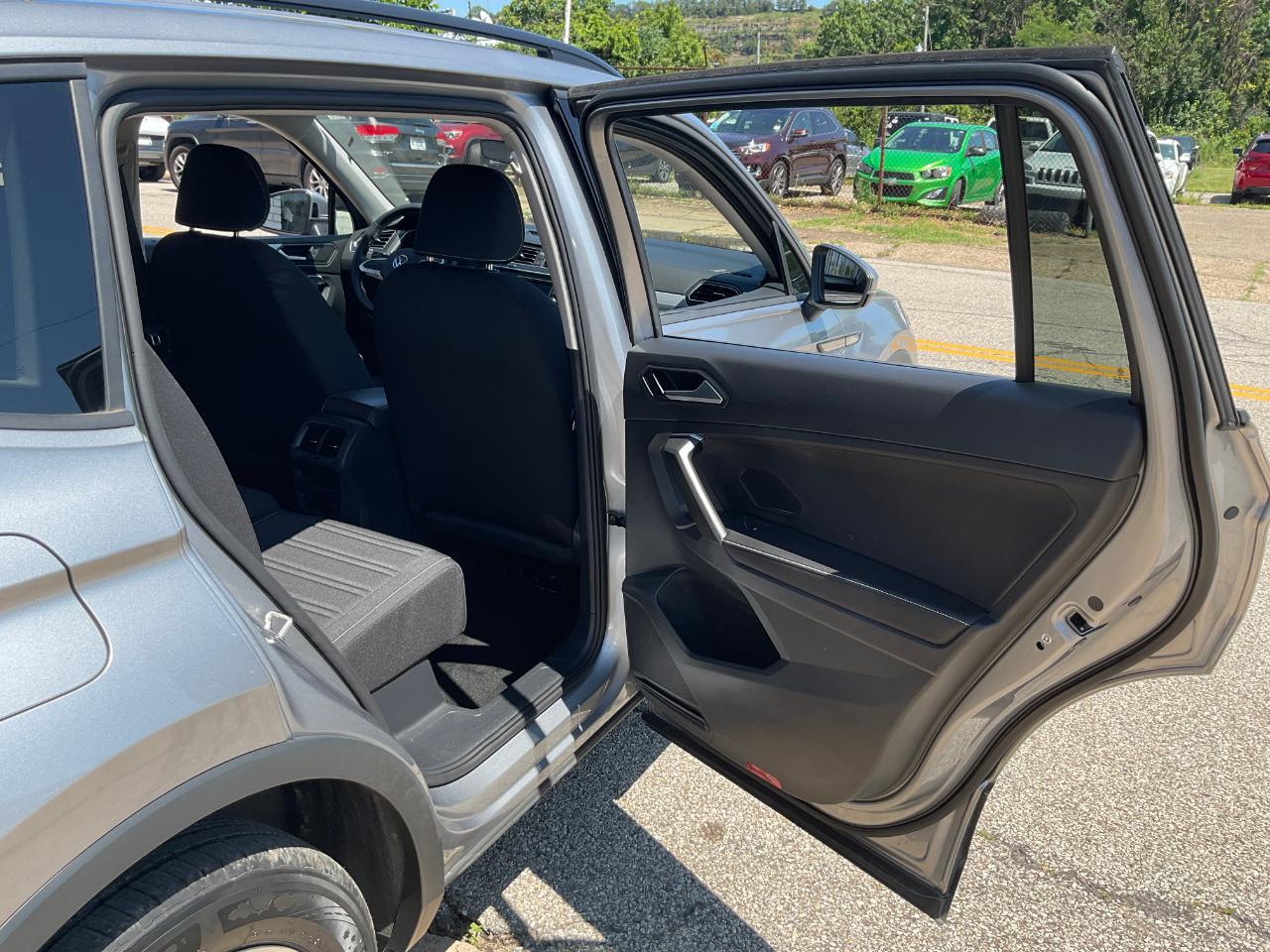 Volkswagen Tiguan S 2024