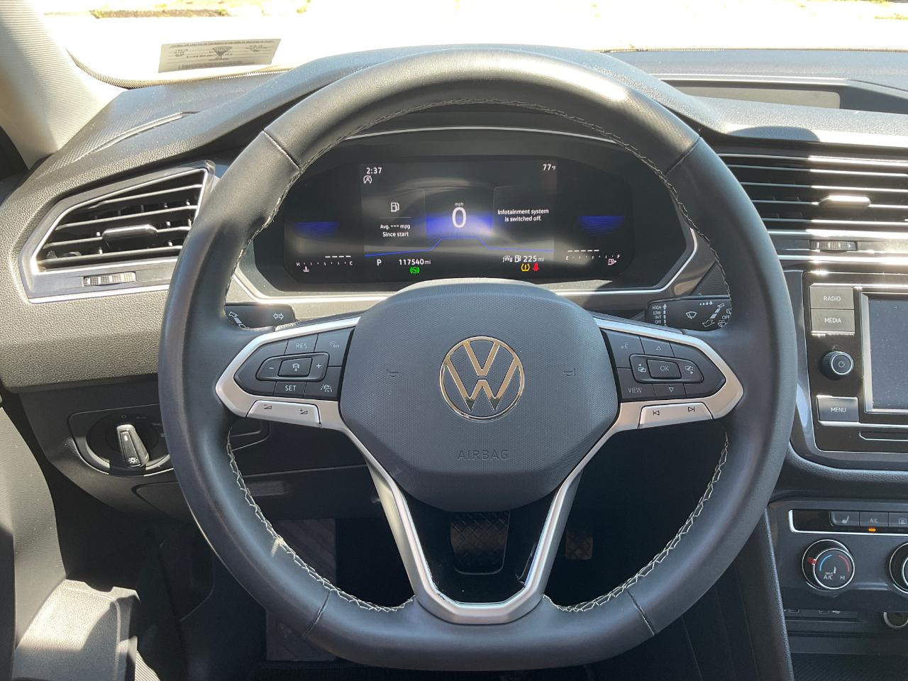 Volkswagen Tiguan S 2024