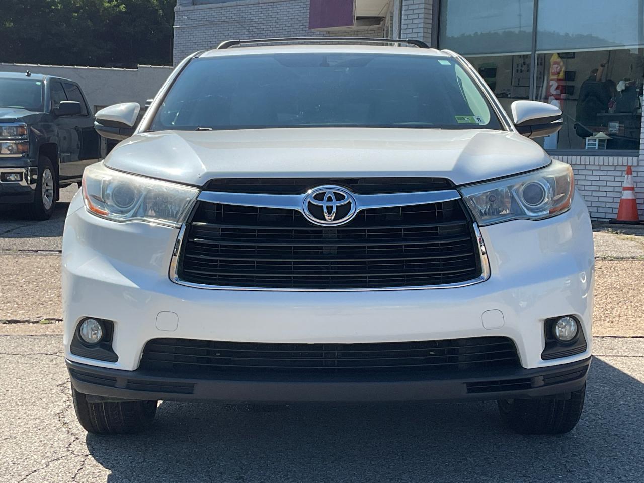 Toyota Highlander LE AWD V6 2015