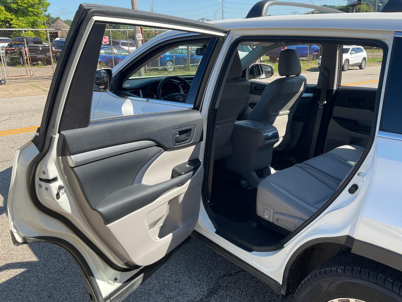 Toyota Highlander LE AWD V6 2015