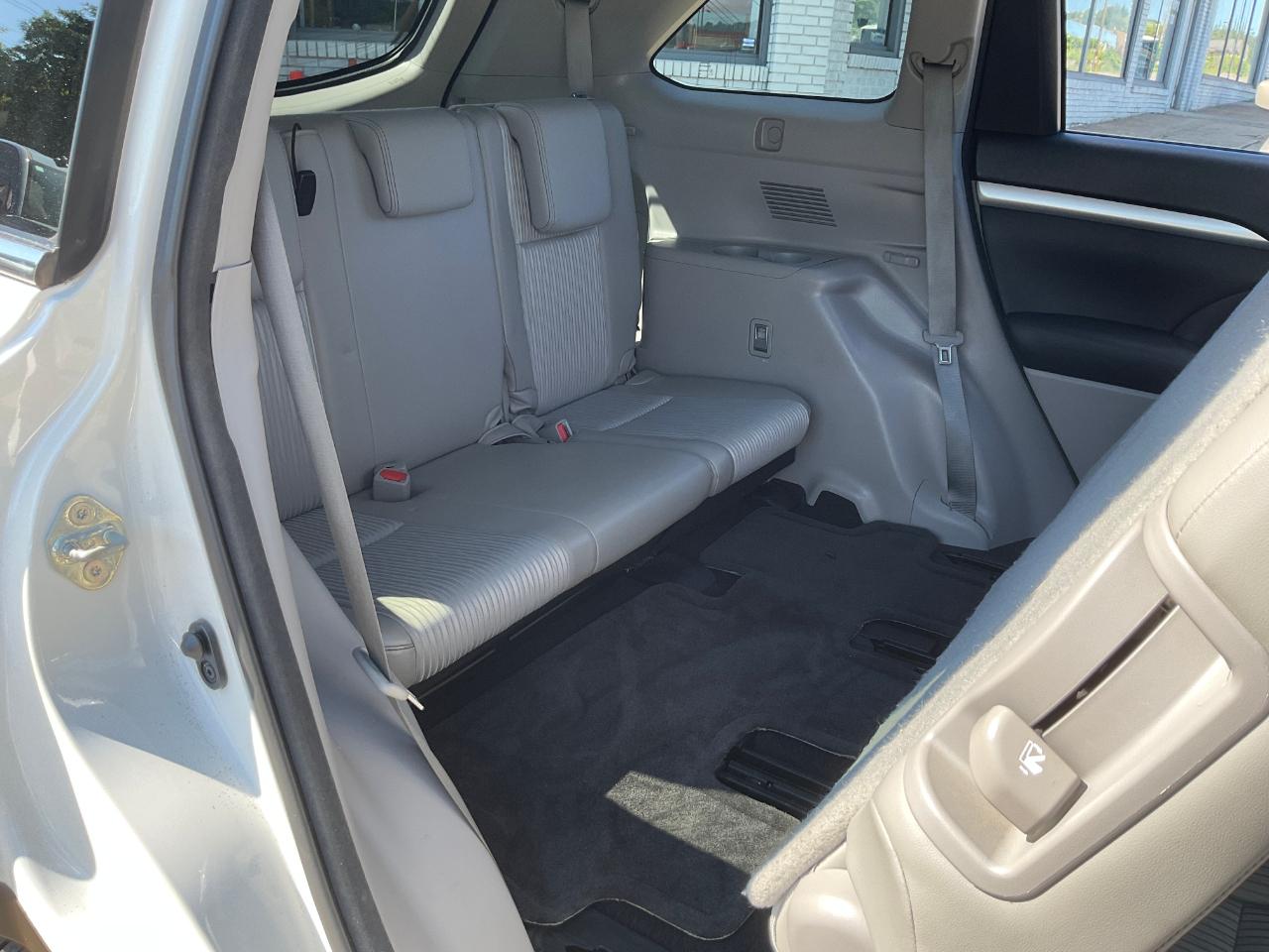 Toyota Highlander LE AWD V6 2015