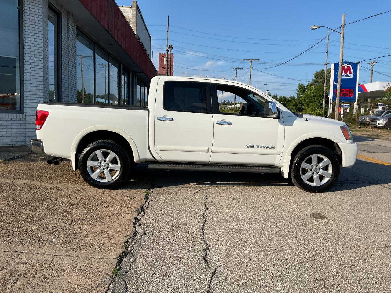 Nissan Titan S Crew Cab 4WD 2011