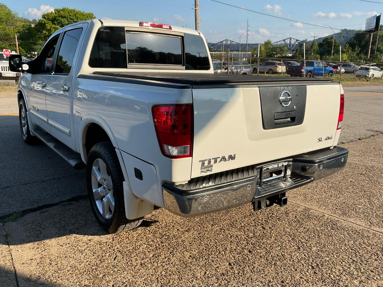 Nissan Titan S Crew Cab 4WD 2011