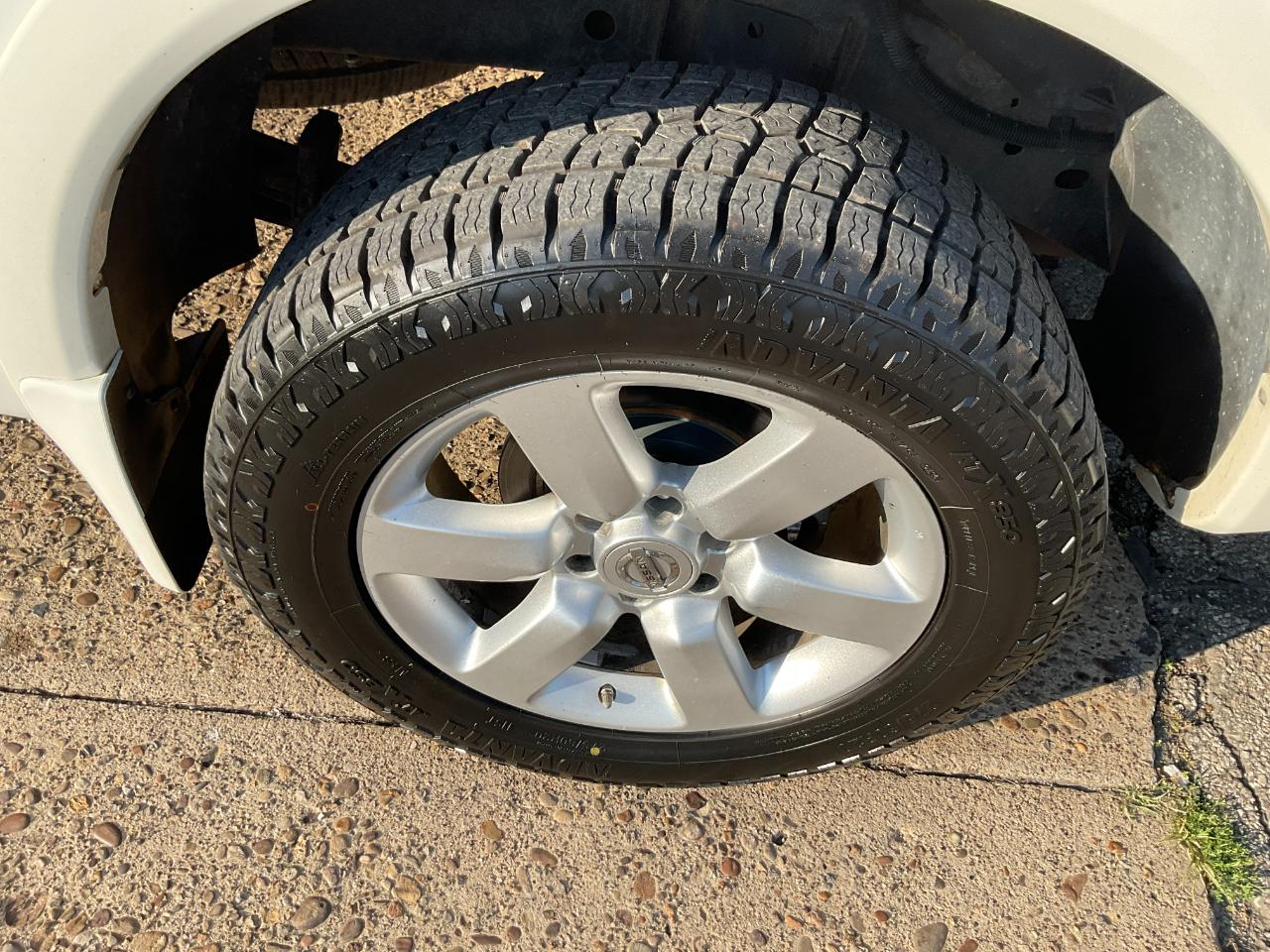Nissan Titan S Crew Cab 4WD 2011