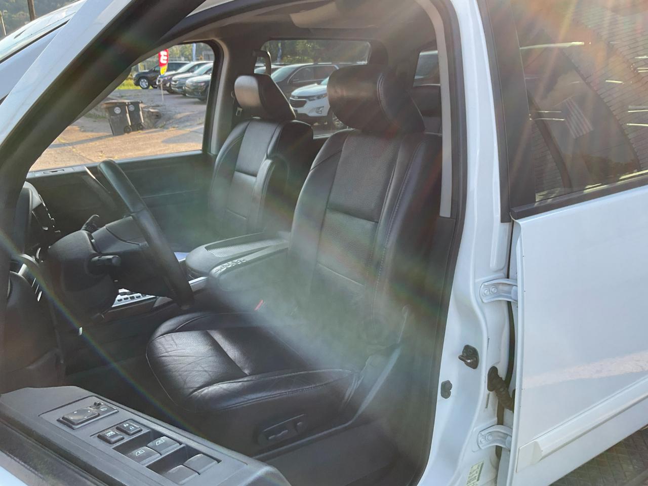 Nissan Titan S Crew Cab 4WD 2011