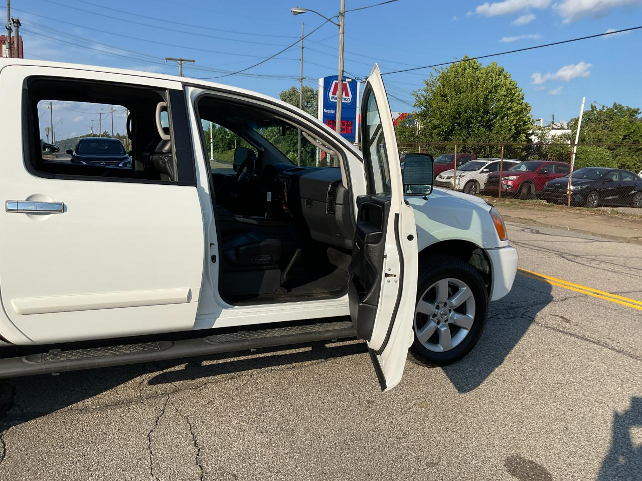Nissan Titan S Crew Cab 4WD 2011