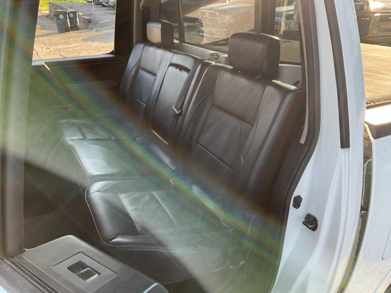 Nissan Titan S Crew Cab 4WD 2011