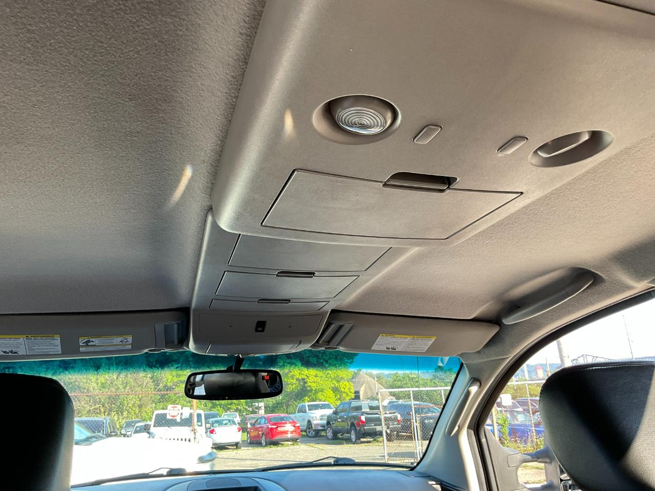 Nissan Titan S Crew Cab 4WD 2011