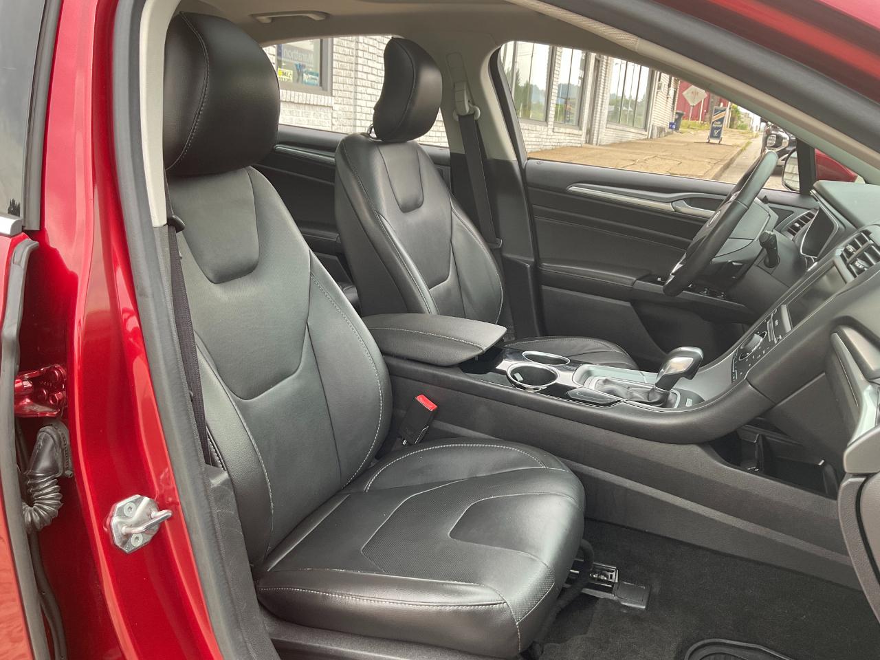 Ford Fusion Titanium AWD 2013