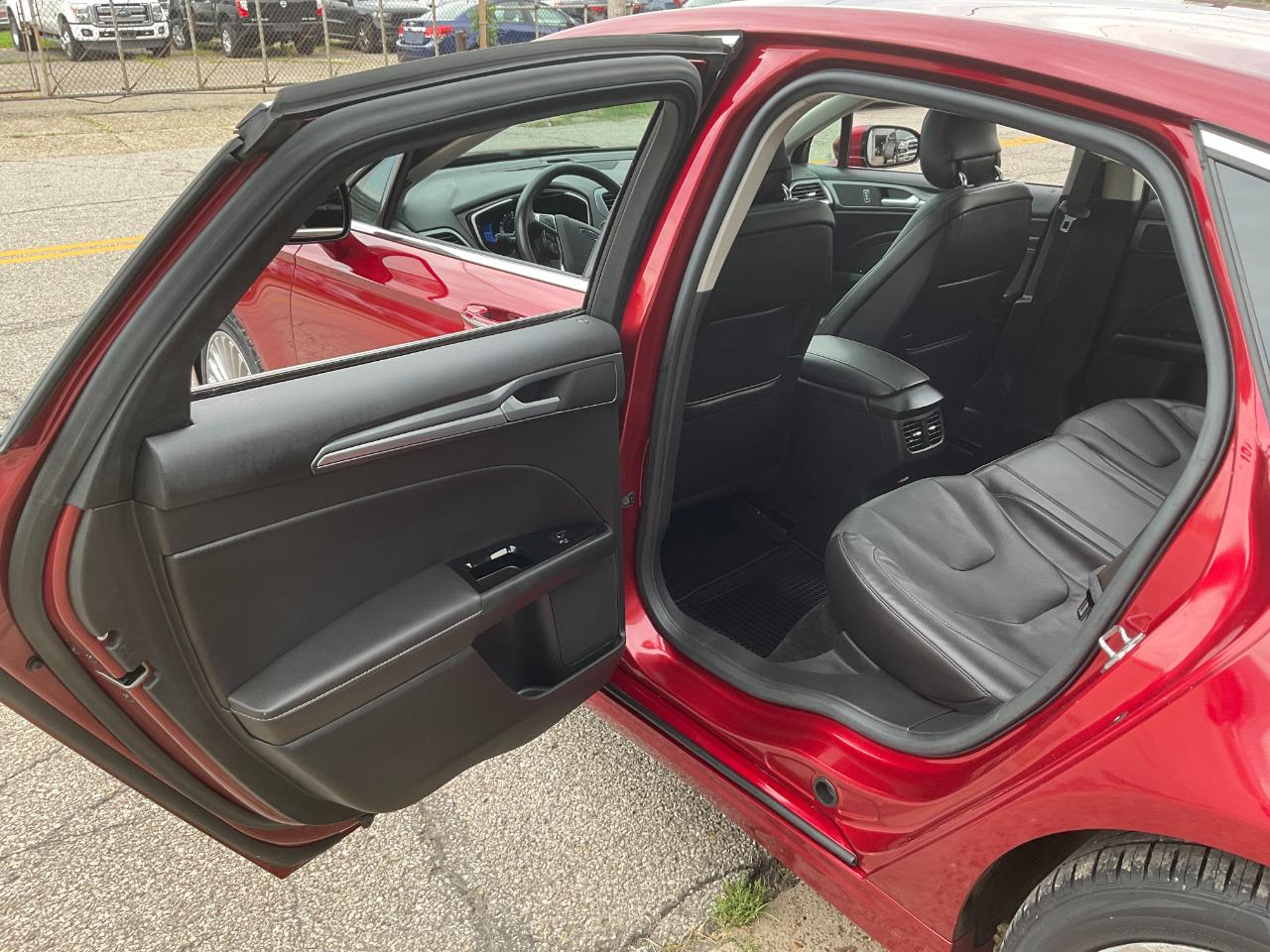 Ford Fusion Titanium AWD 2013