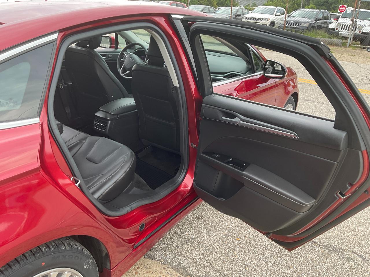 Ford Fusion Titanium AWD 2013