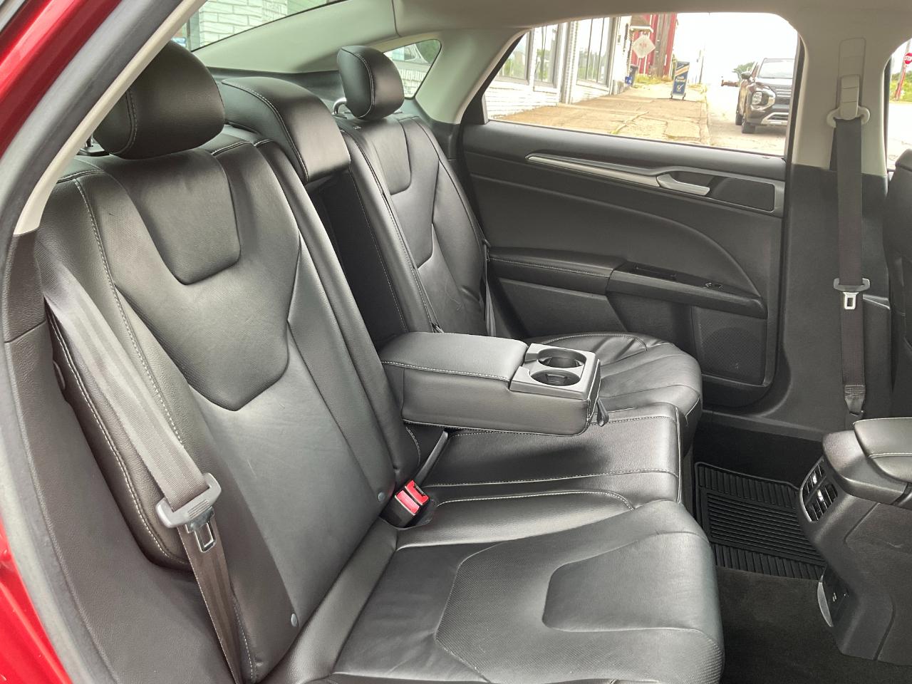Ford Fusion Titanium AWD 2013
