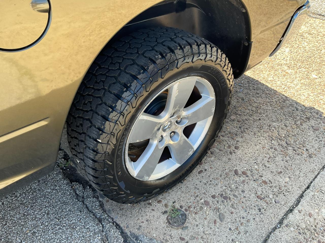 RAM 1500 SLT Quad Cab 4WD 2012