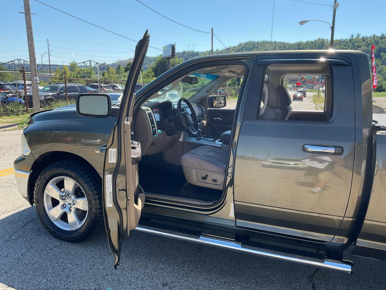 RAM 1500 SLT Quad Cab 4WD 2012