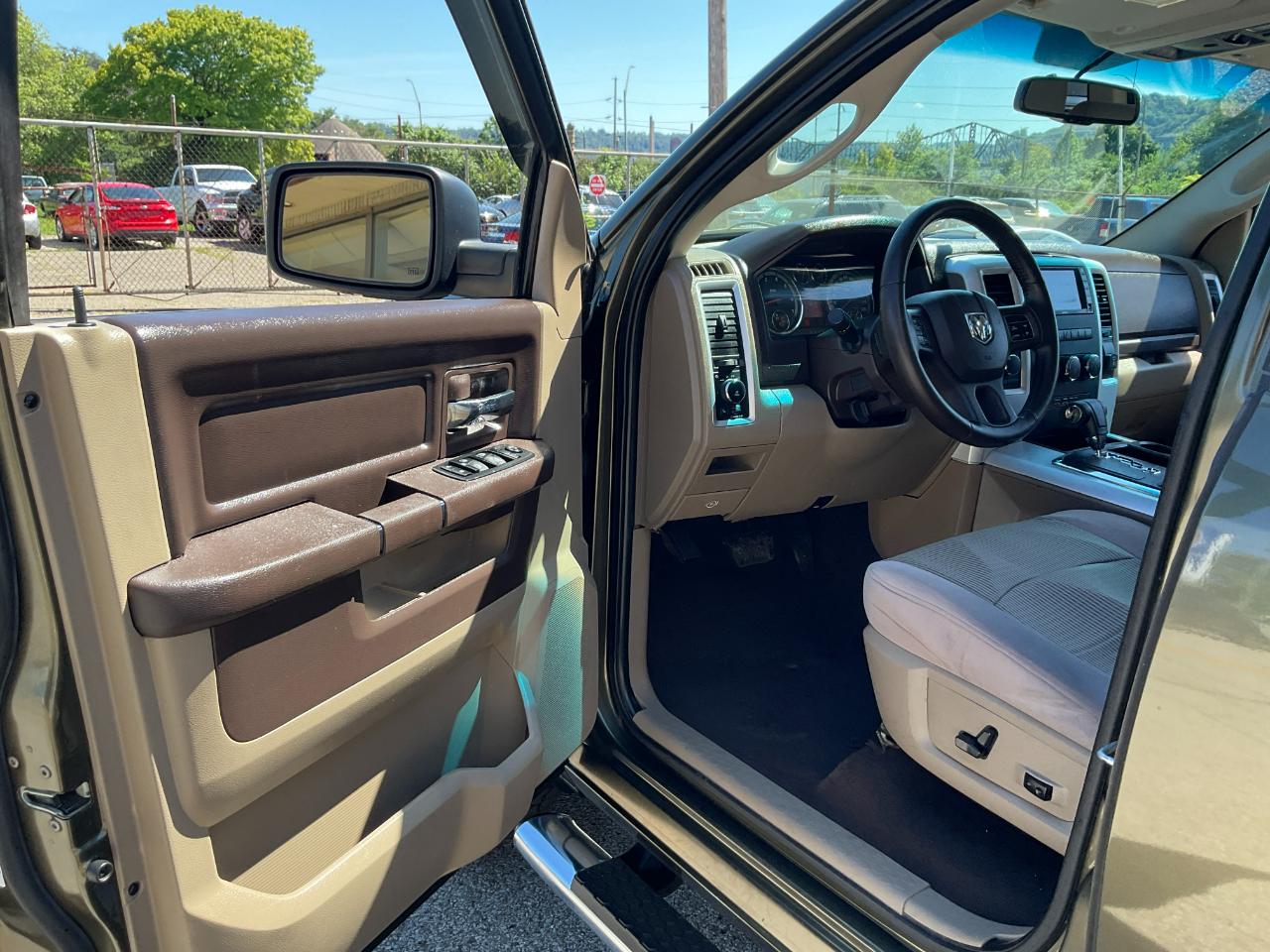 RAM 1500 SLT Quad Cab 4WD 2012
