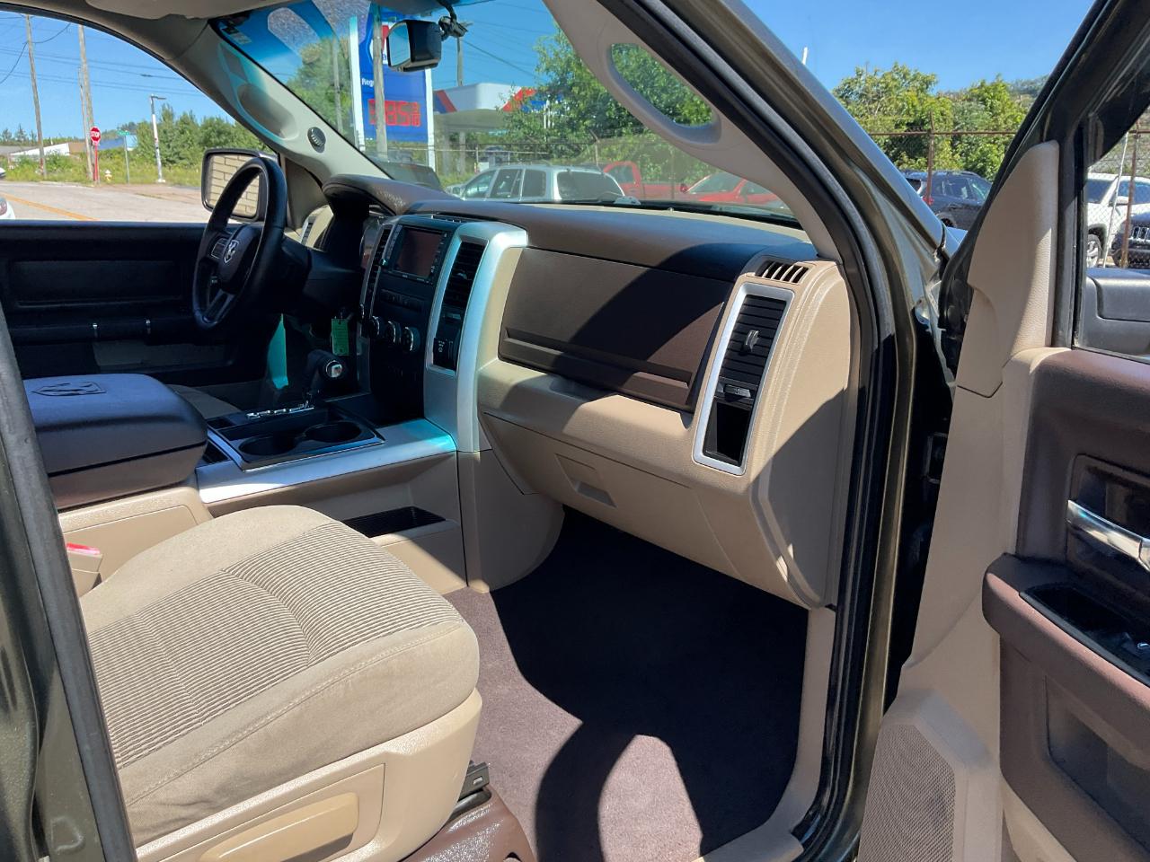 RAM 1500 SLT Quad Cab 4WD 2012
