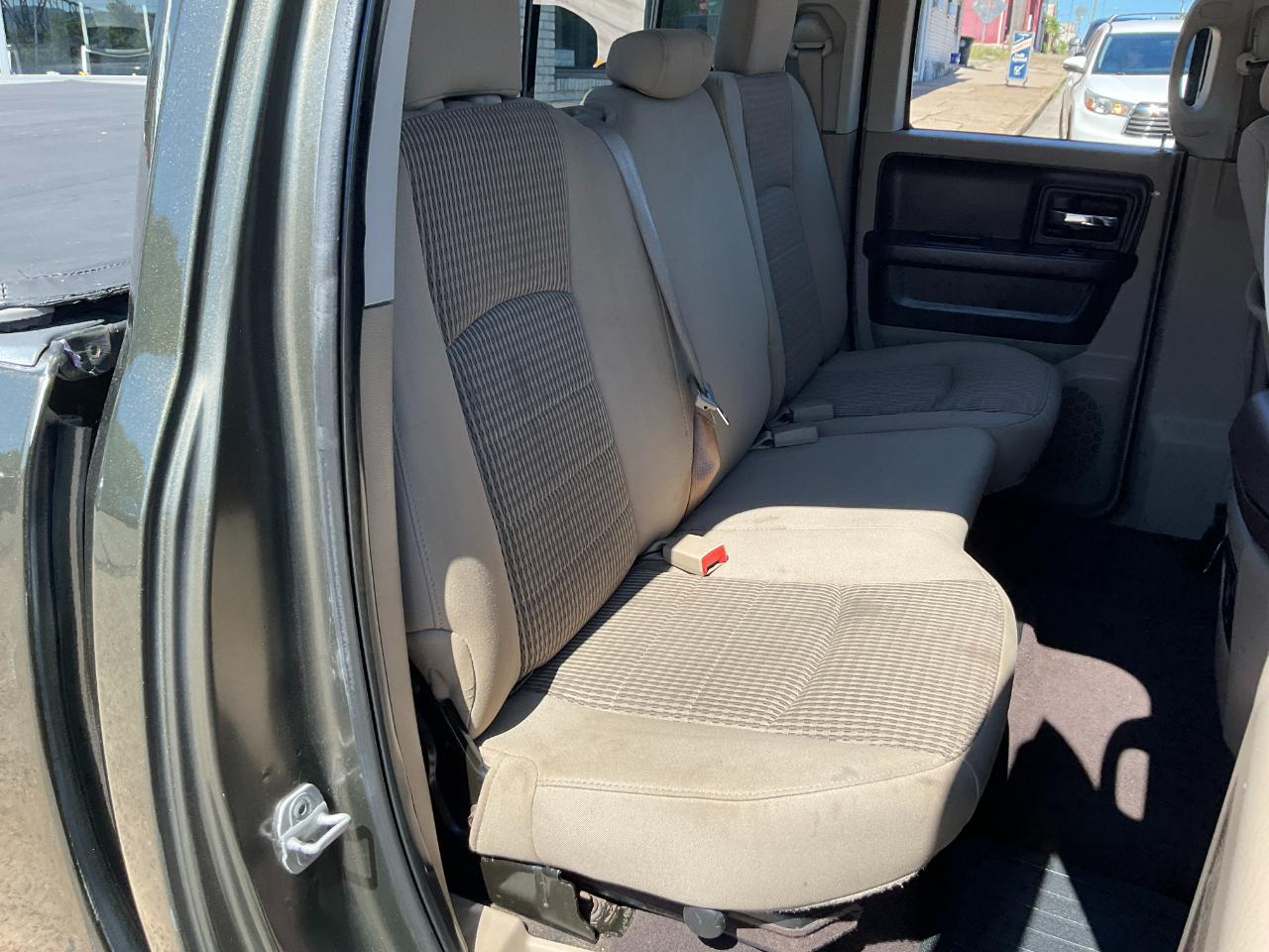 RAM 1500 SLT Quad Cab 4WD 2012