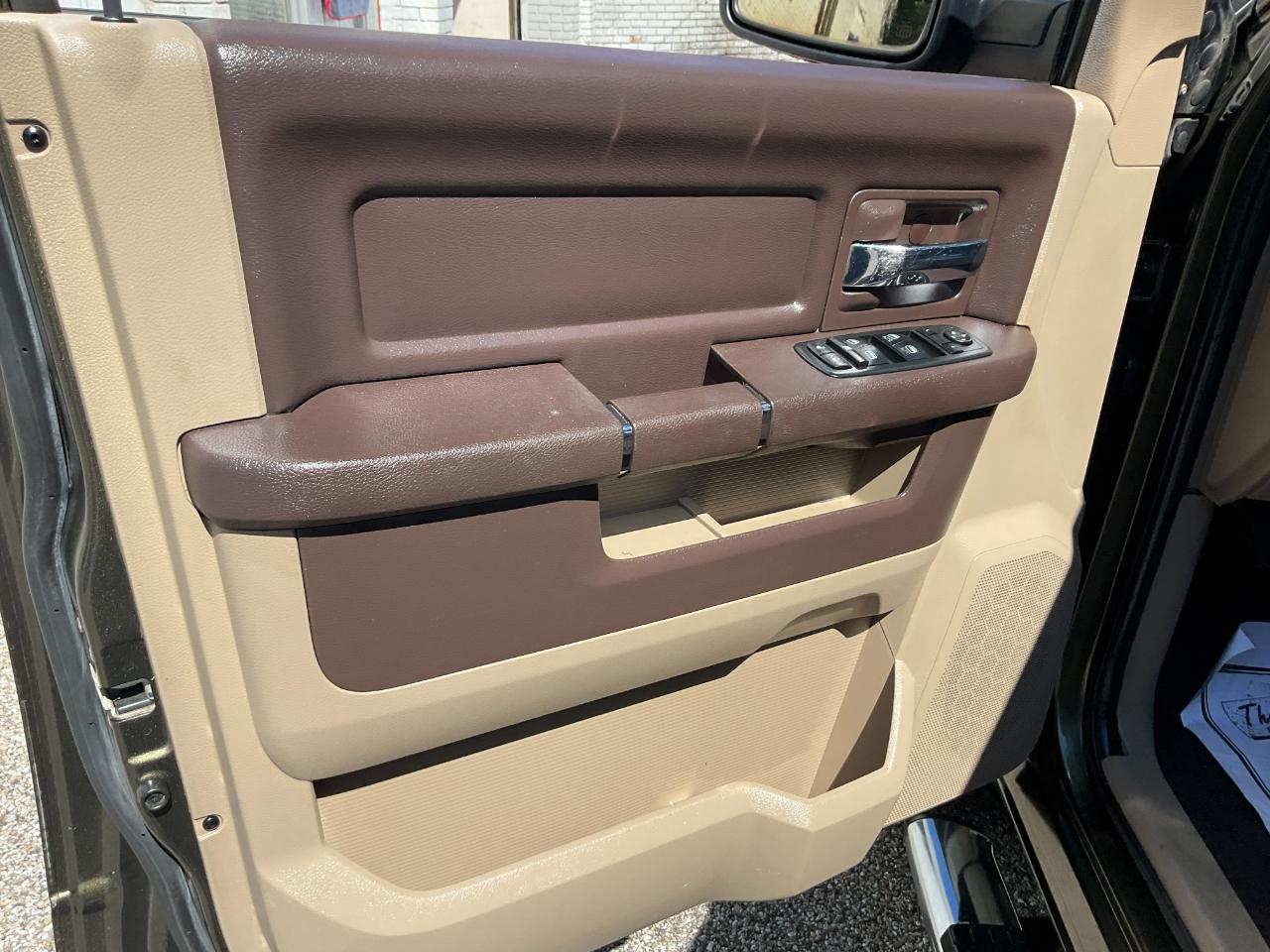RAM 1500 SLT Quad Cab 4WD 2012