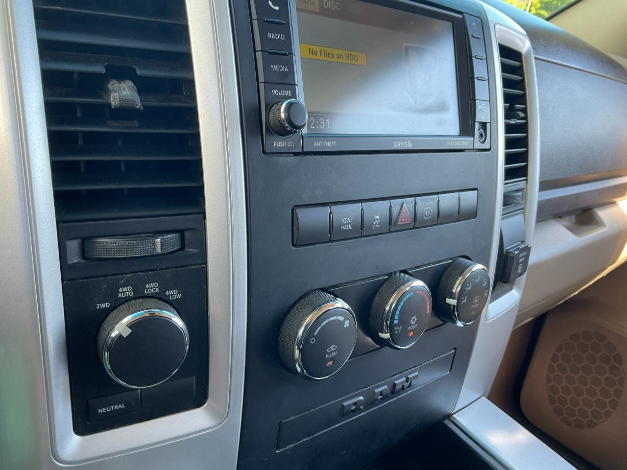 RAM 1500 SLT Quad Cab 4WD 2012