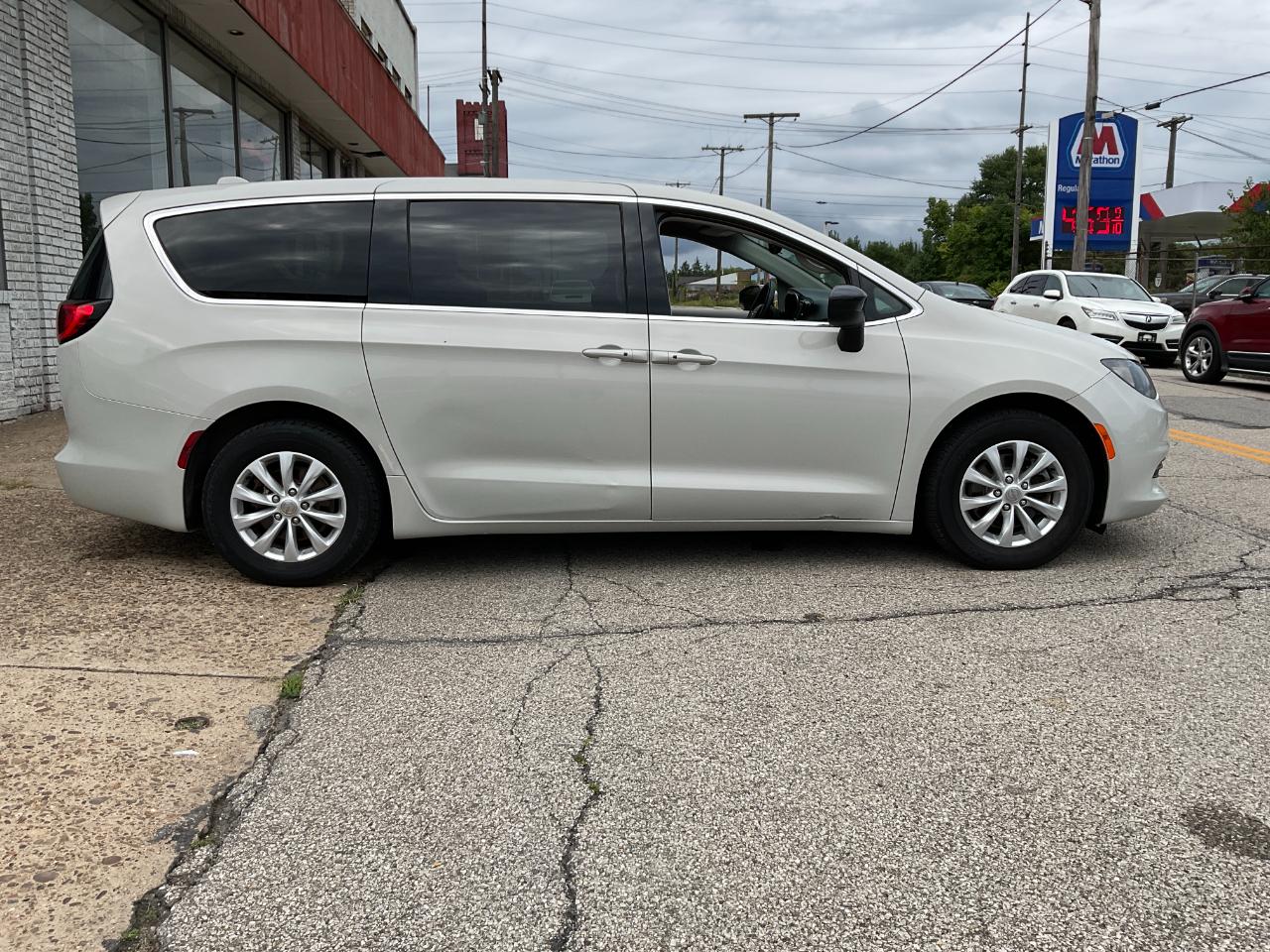 Chrysler Pacifica Touring 2017