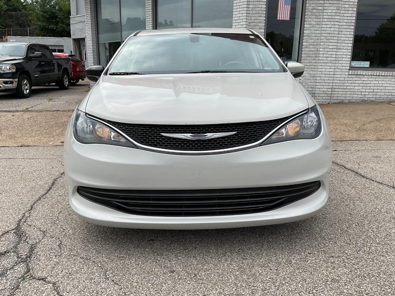 Chrysler Pacifica Touring 2017
