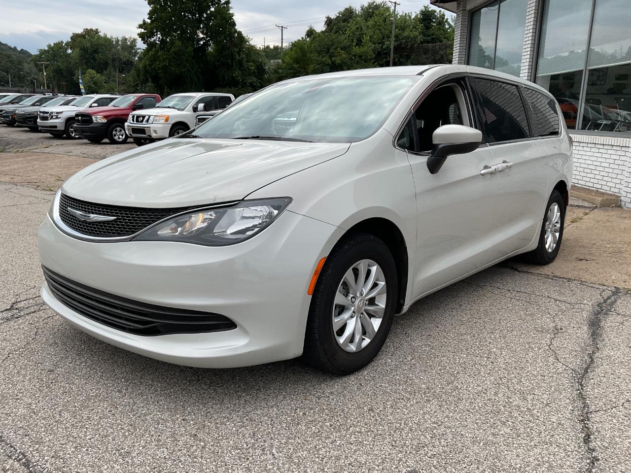 Chrysler Pacifica Touring 2017
