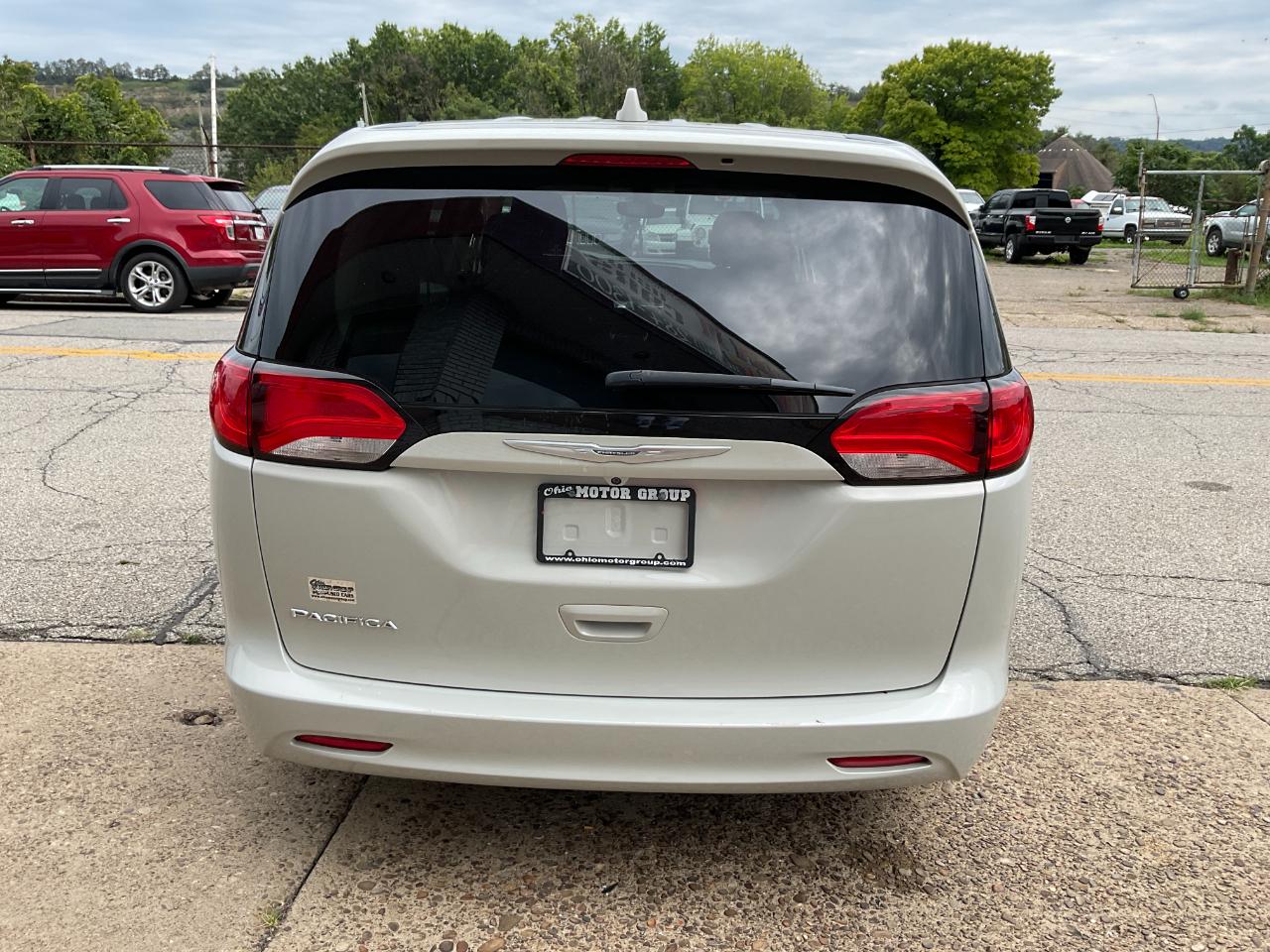 Chrysler Pacifica Touring 2017