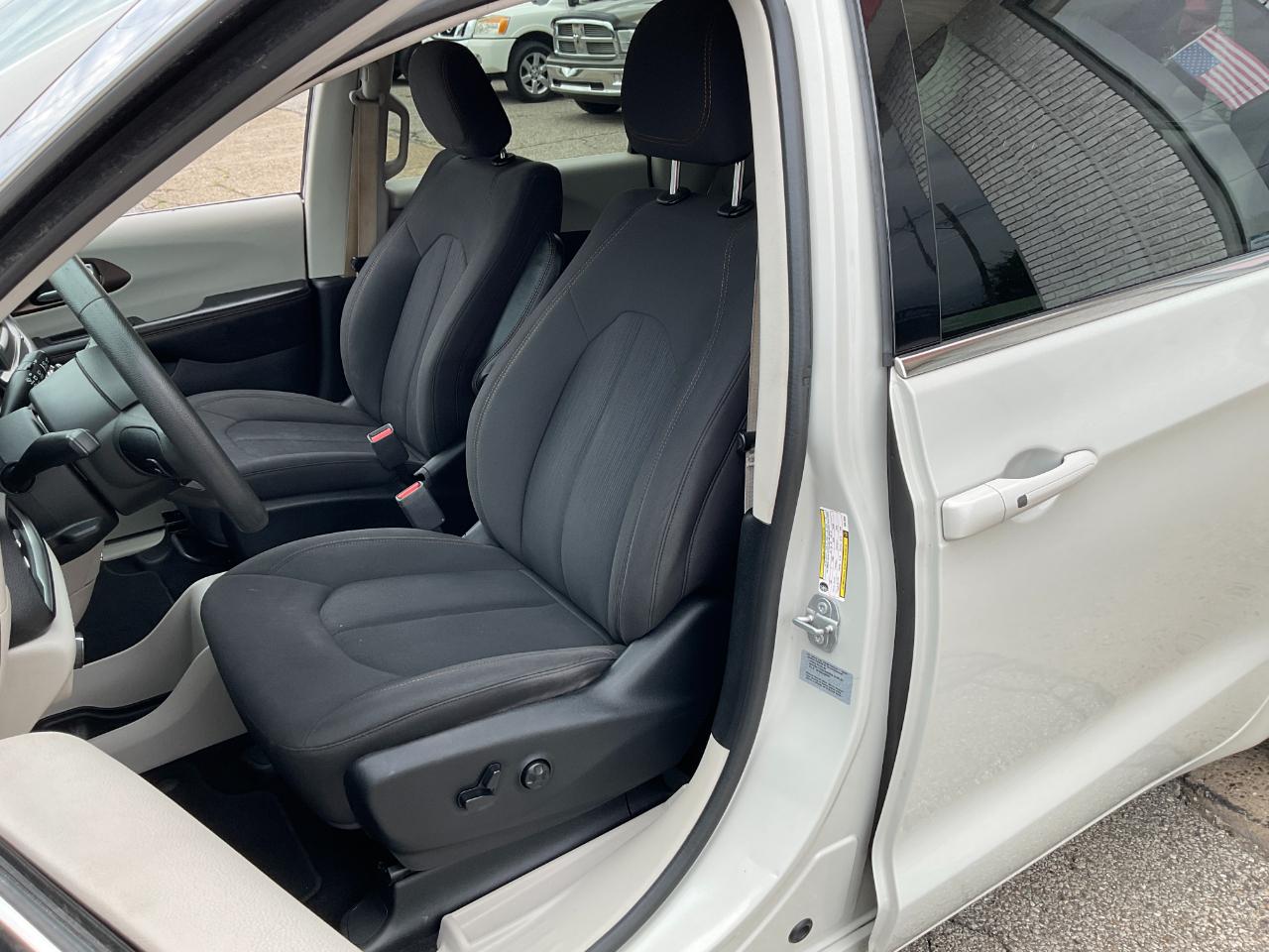 Chrysler Pacifica Touring 2017