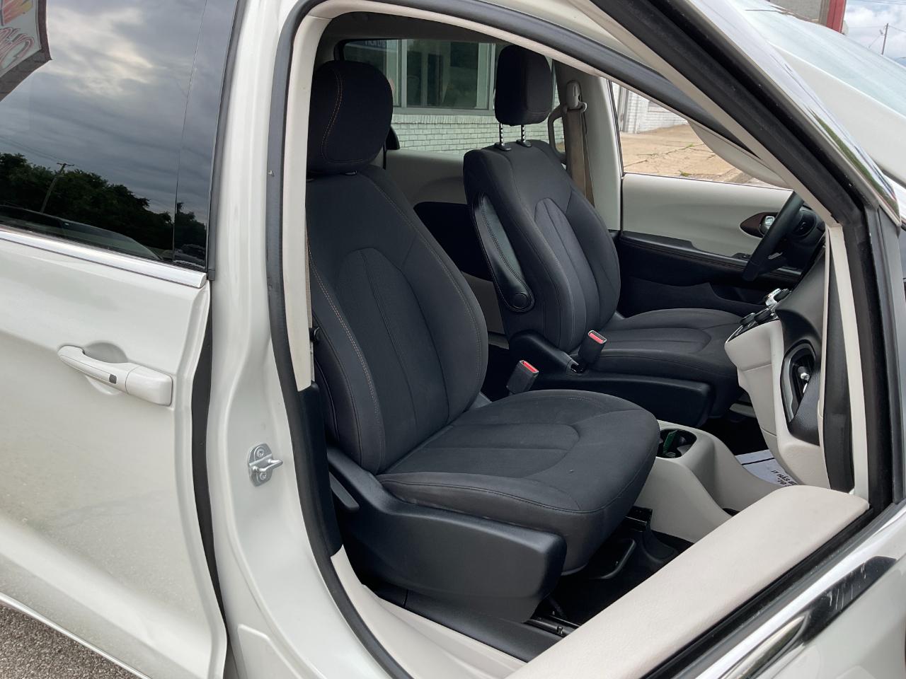 Chrysler Pacifica Touring 2017
