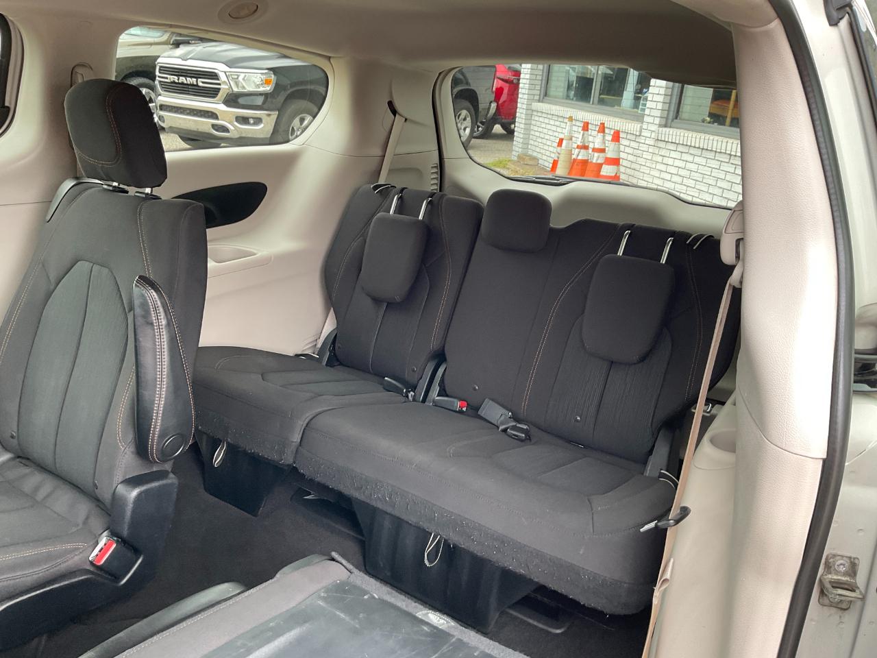 Chrysler Pacifica Touring 2017