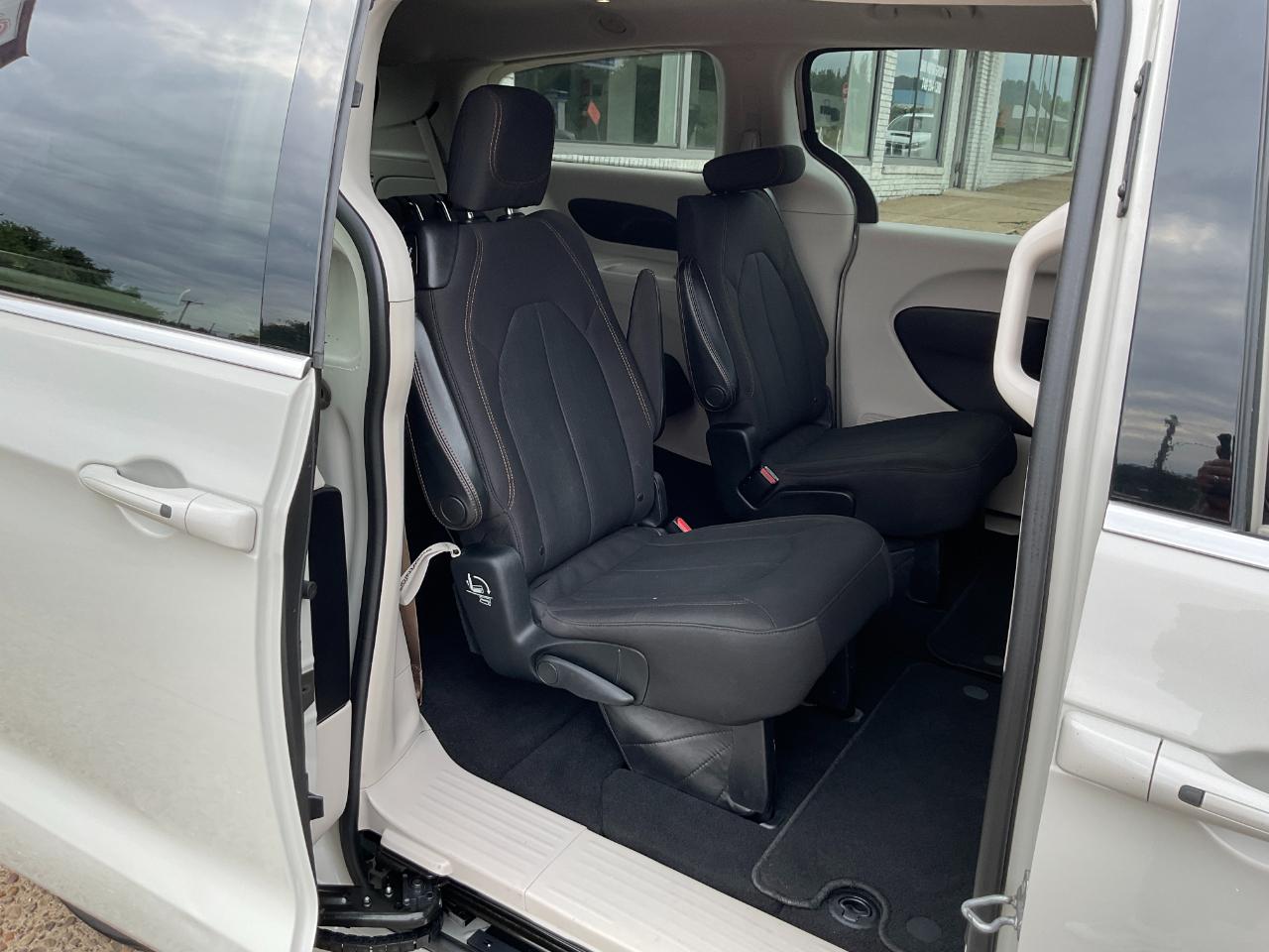 Chrysler Pacifica Touring 2017