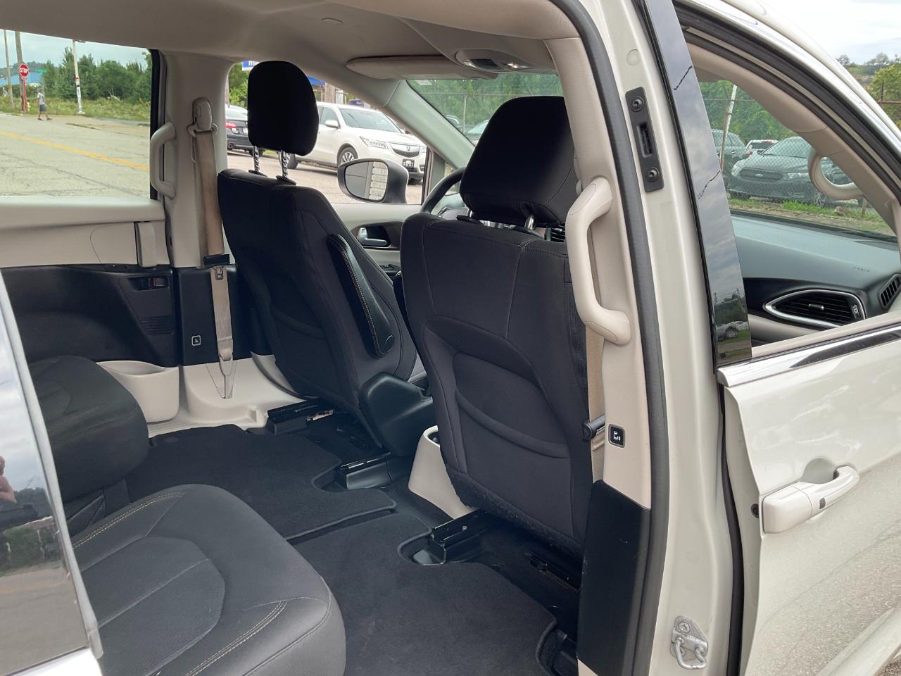 Chrysler Pacifica Touring 2017
