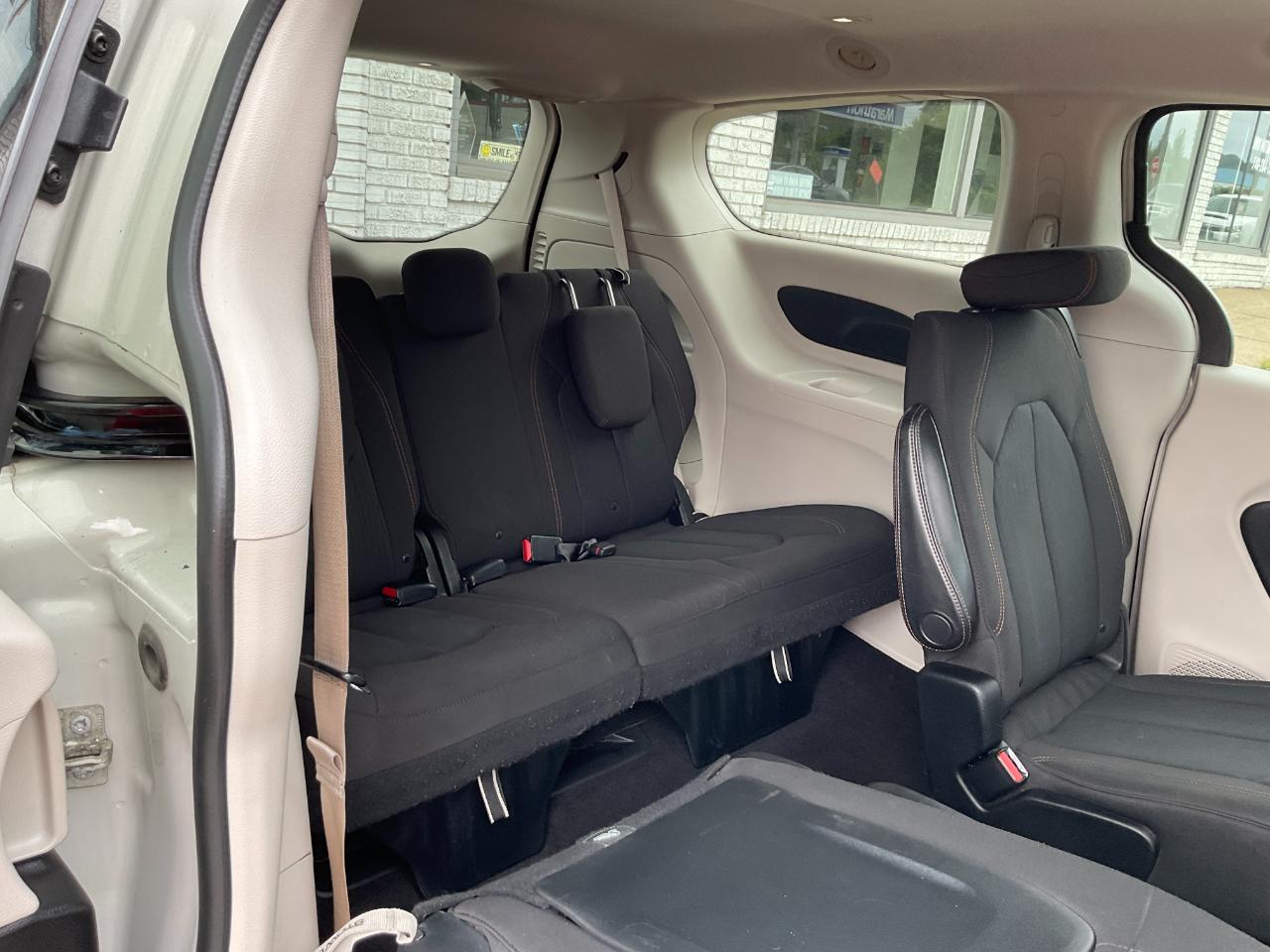 Chrysler Pacifica Touring 2017