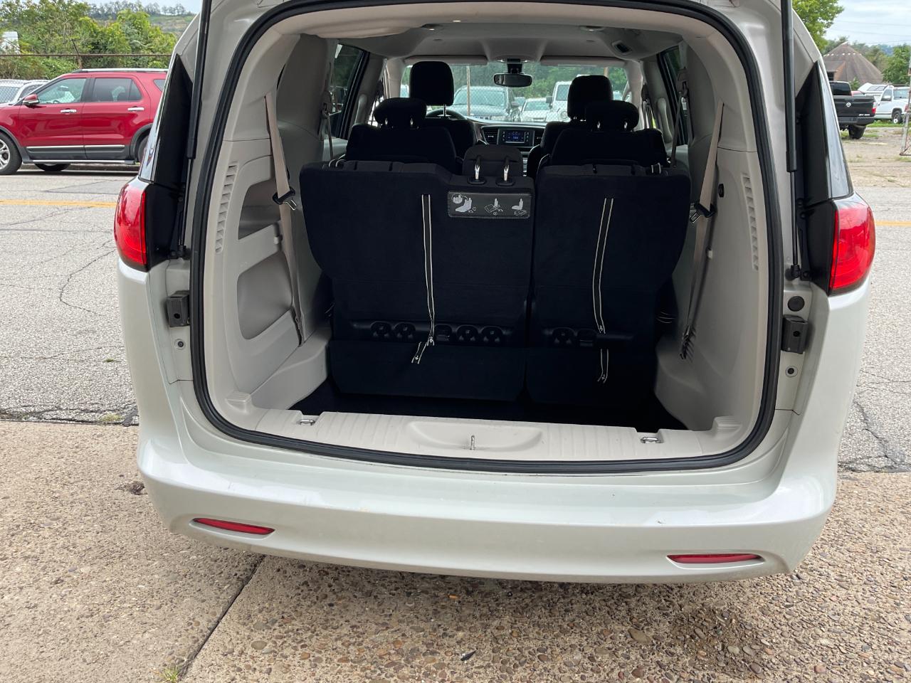 Chrysler Pacifica Touring 2017