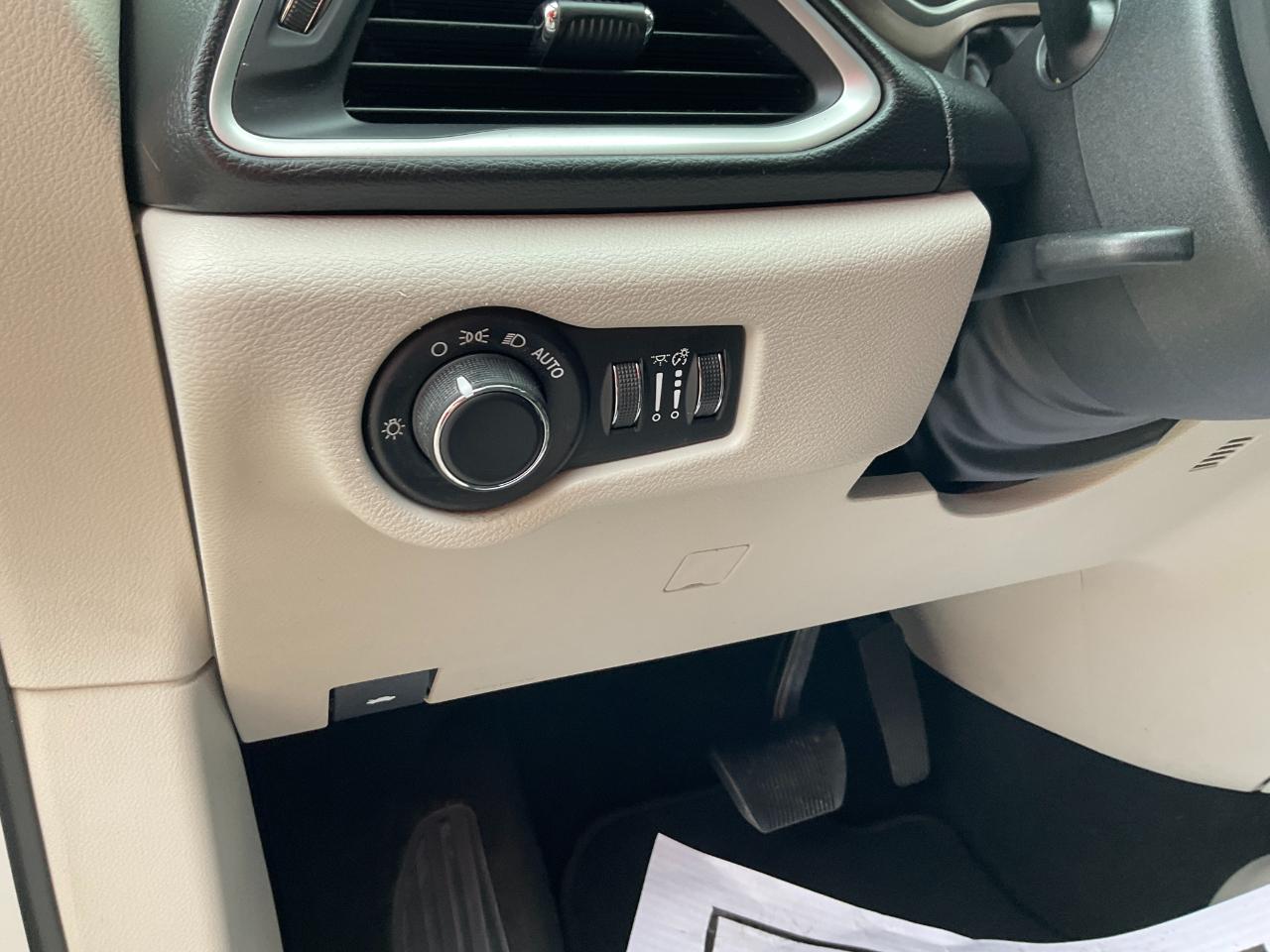 Chrysler Pacifica Touring 2017