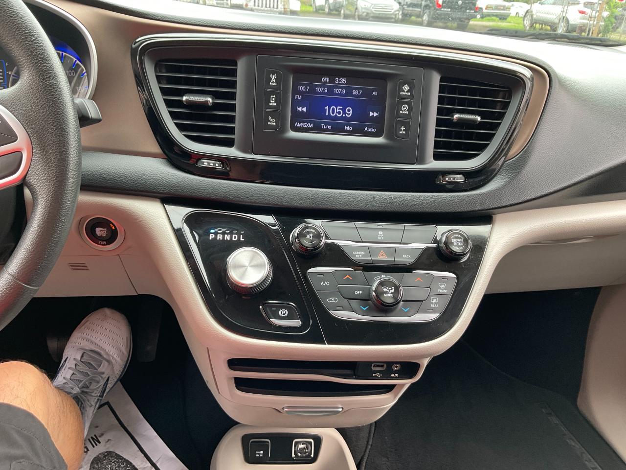 Chrysler Pacifica Touring 2017