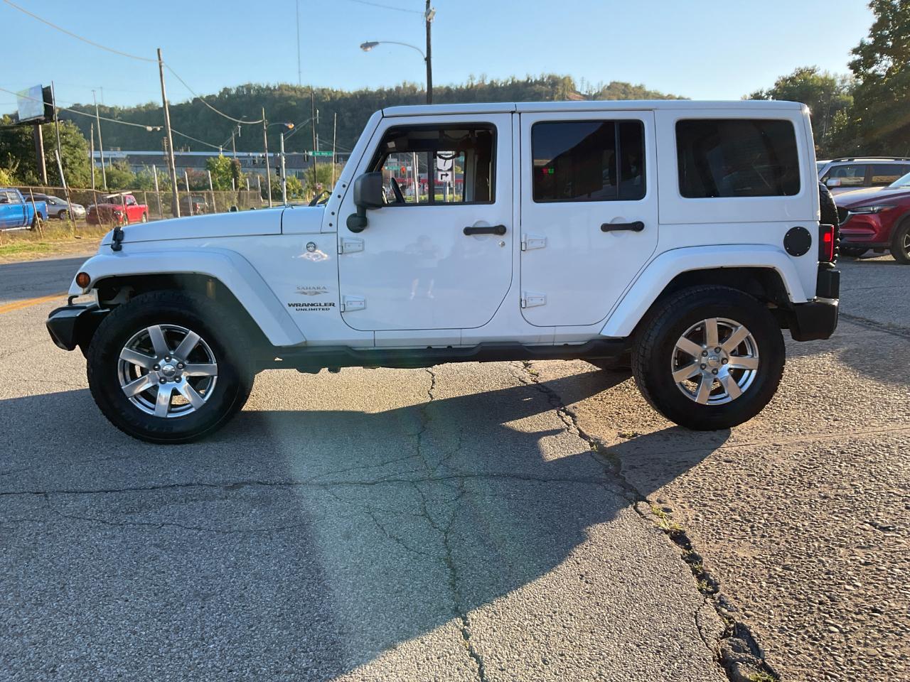 Jeep Wrangler Unlimited Sahara 4WD 2013