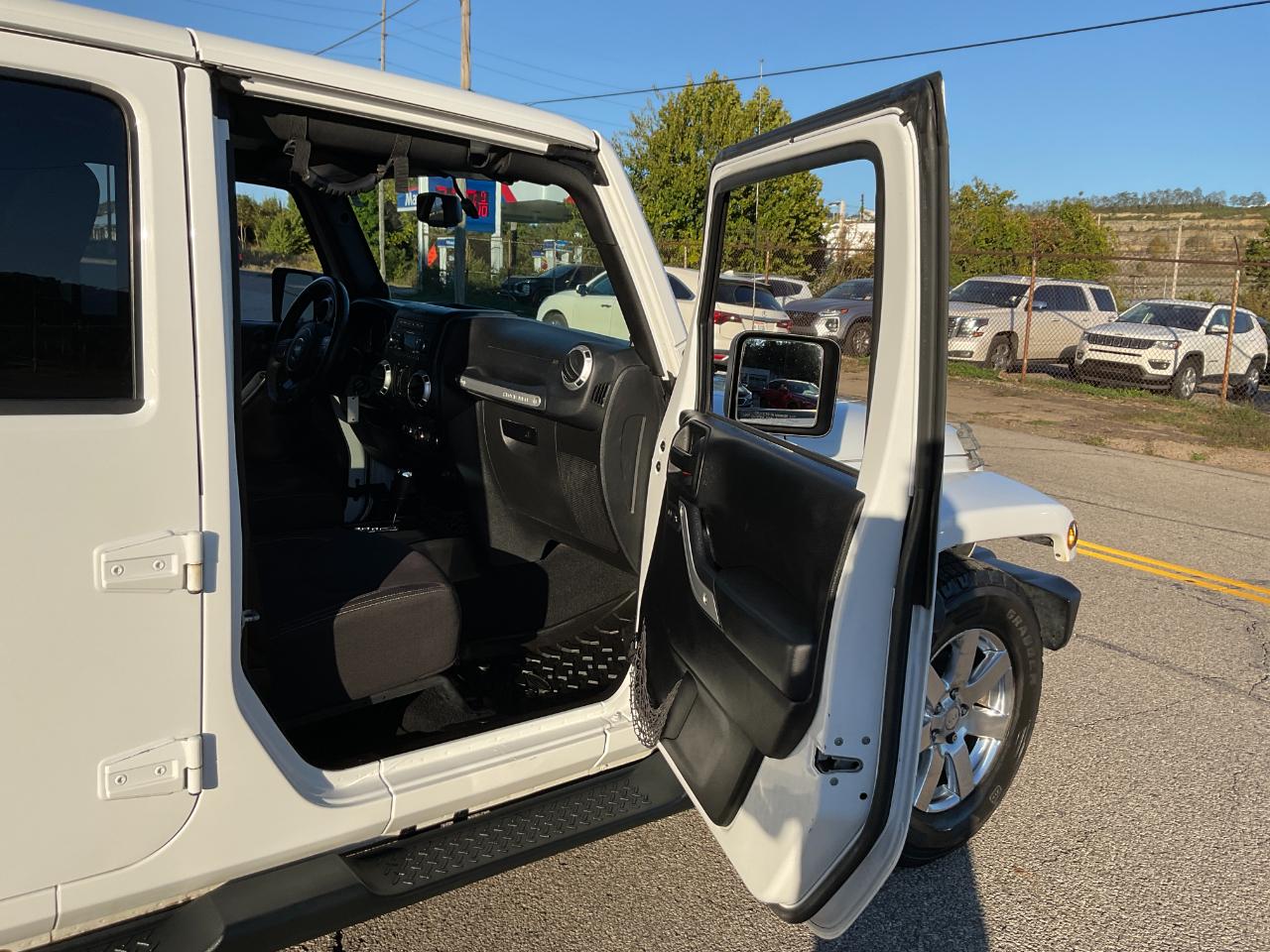Jeep Wrangler Unlimited Sahara 4WD 2013