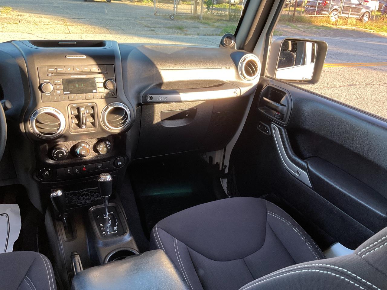 Jeep Wrangler Unlimited Sahara 4WD 2013