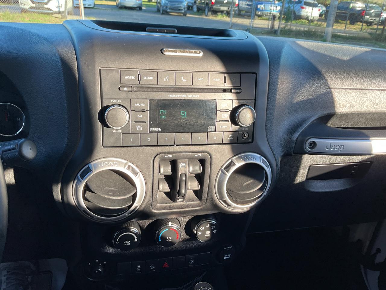 Jeep Wrangler Unlimited Sahara 4WD 2013