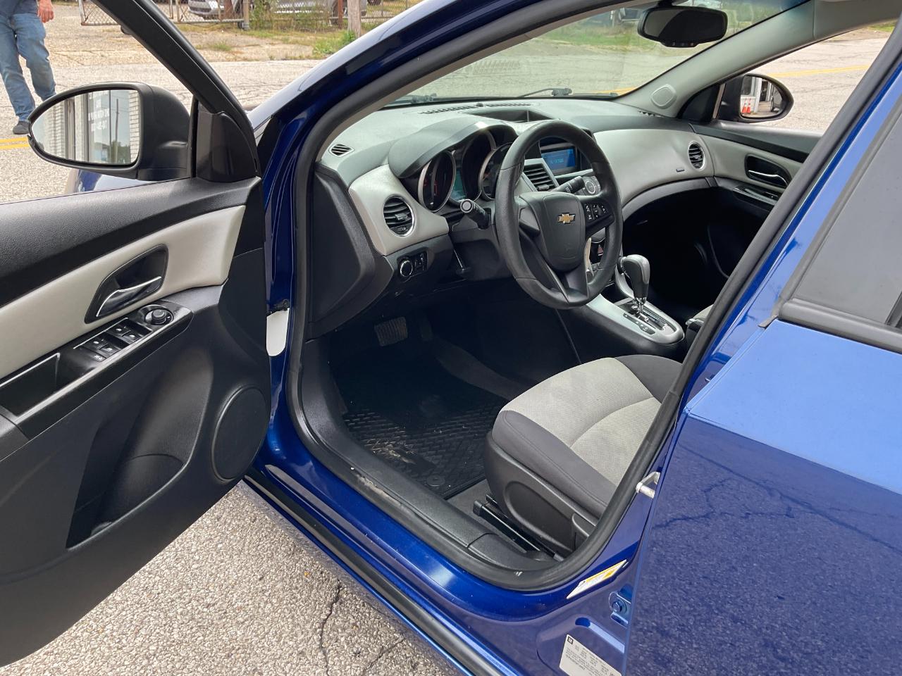 Chevrolet Cruze LS Auto 2013