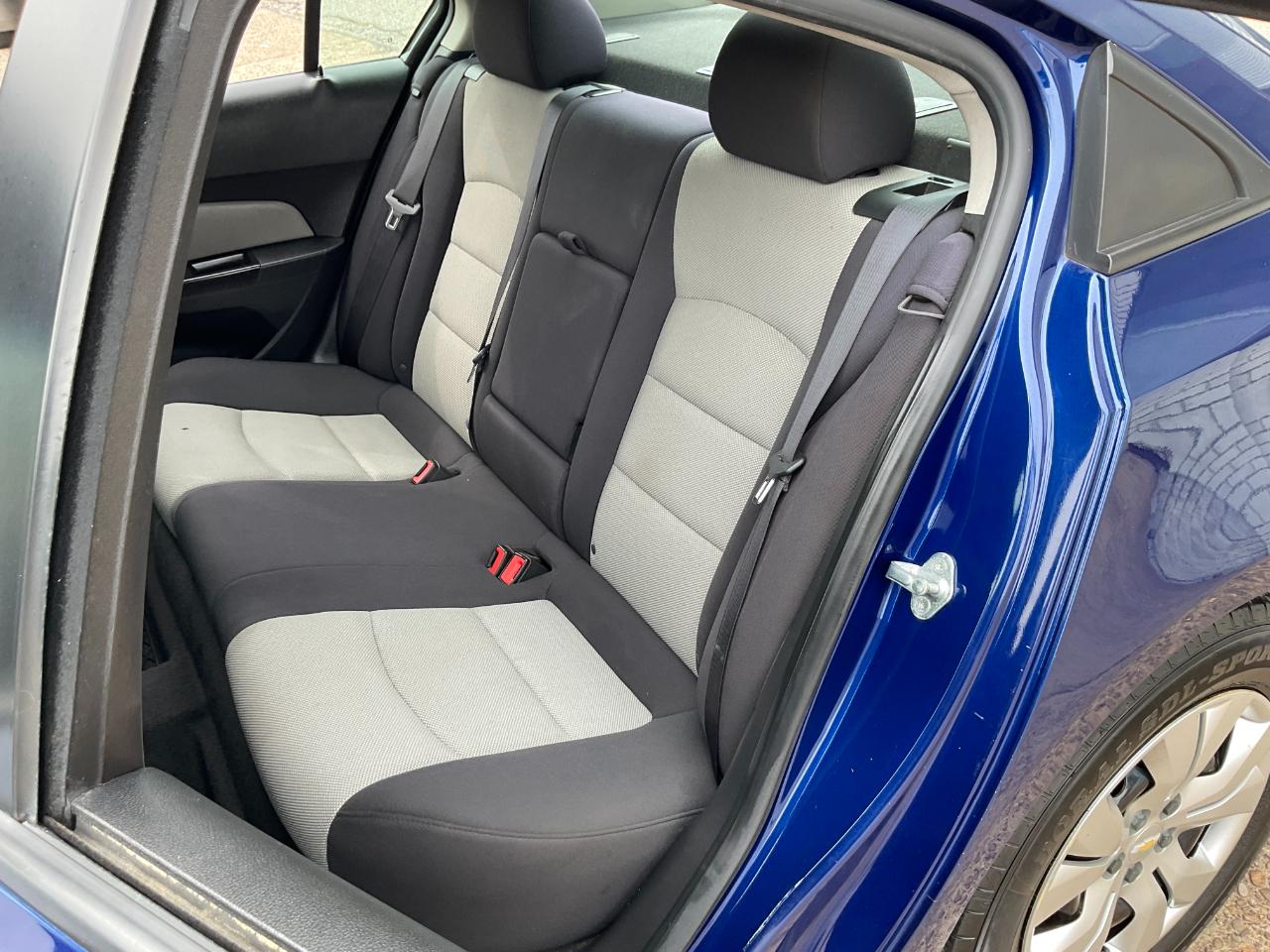 Chevrolet Cruze LS Auto 2013