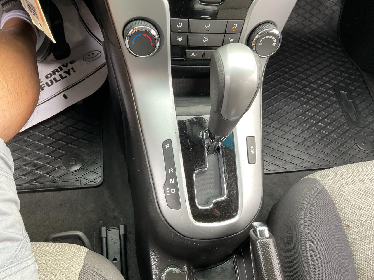 Chevrolet Cruze LS Auto 2013
