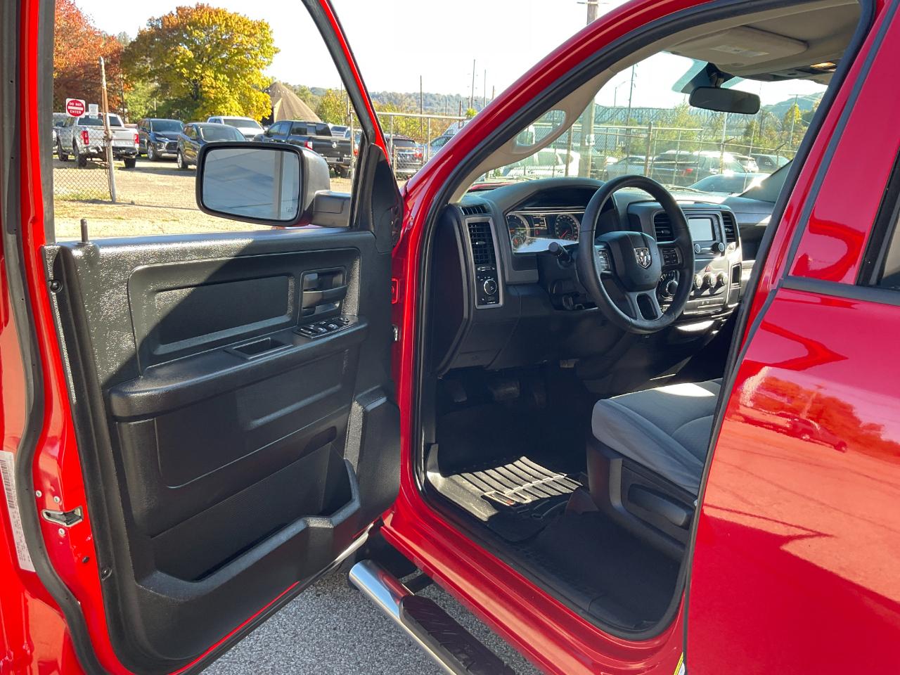 RAM 1500 Classic Tradesman Quad Cab 4WD 2019