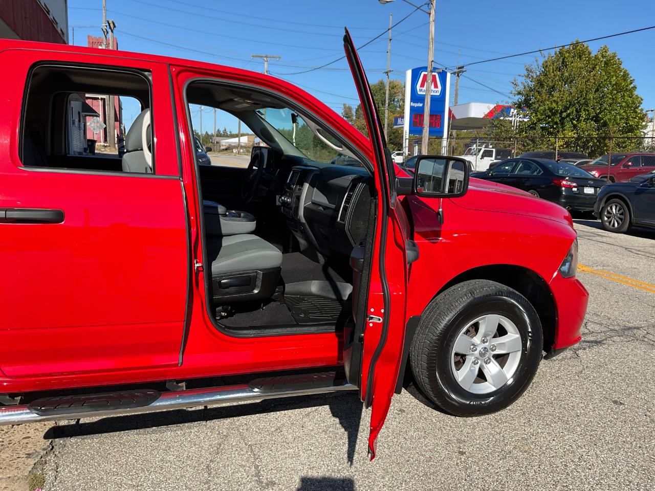 RAM 1500 Classic Tradesman Quad Cab 4WD 2019