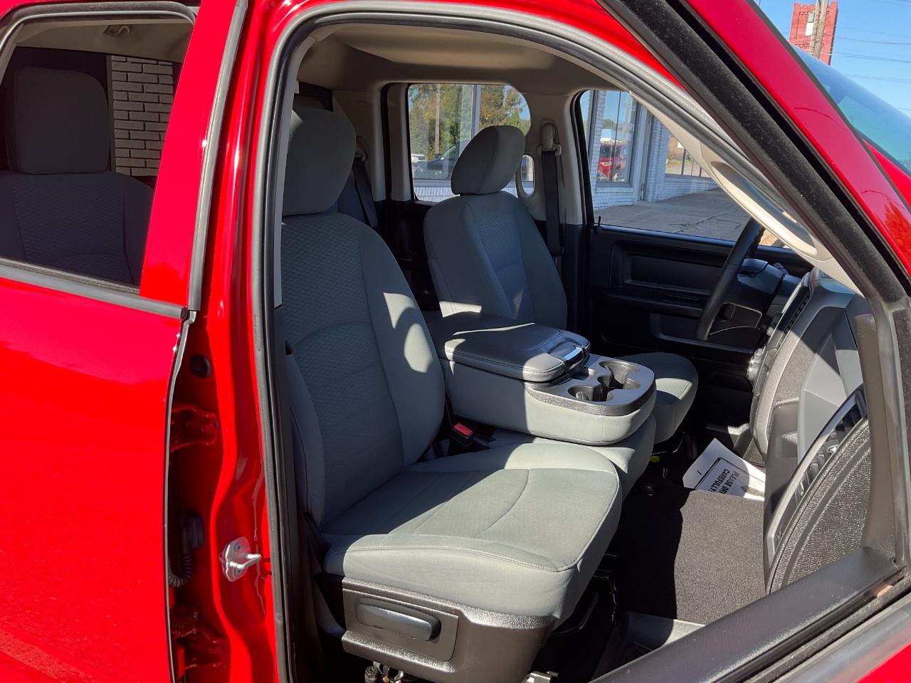RAM 1500 Classic Tradesman Quad Cab 4WD 2019