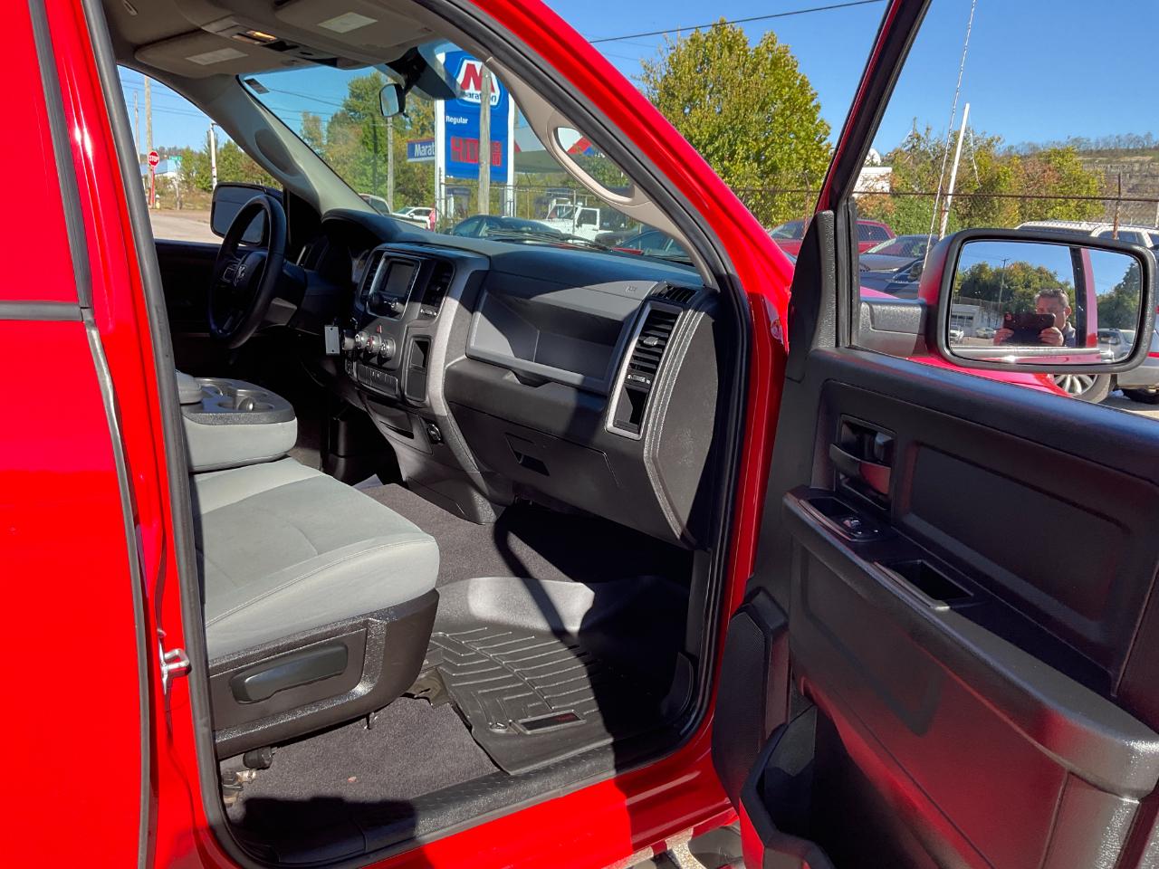 RAM 1500 Classic Tradesman Quad Cab 4WD 2019